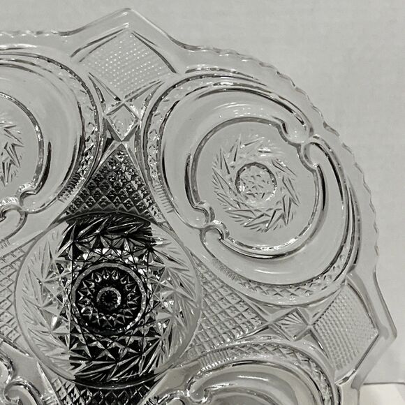 Vtg US Glass Buzz Saw in Parenthesis Victoria Daisy & Scroll Clear Plate 10.5” - Picture 3 of 5